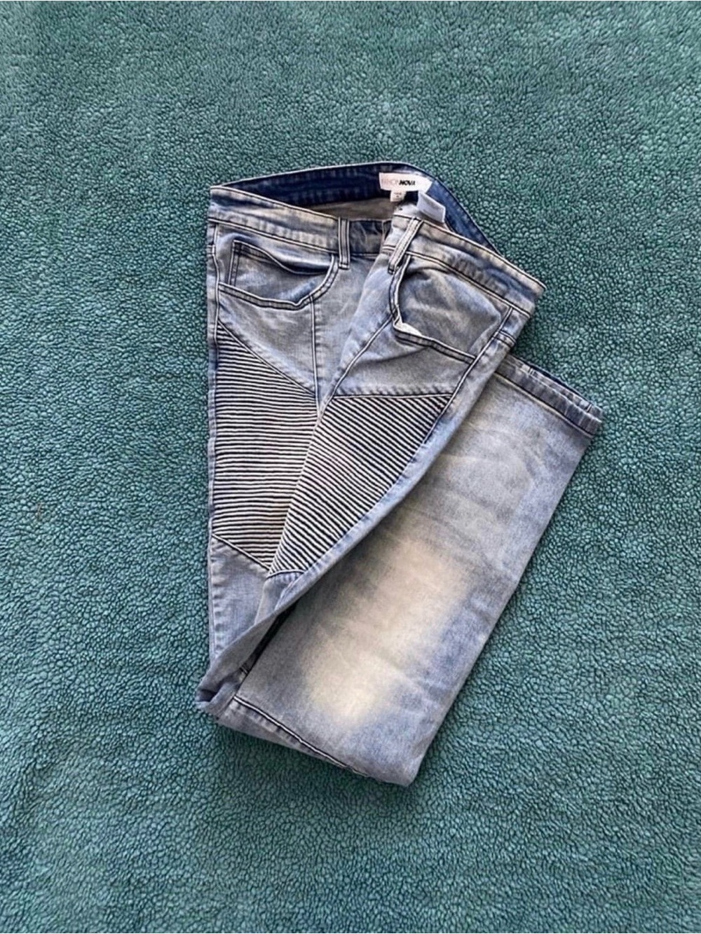 Men’s Distressed Jeans, Fashion Nova, Size 36 - Picture 4 of 6